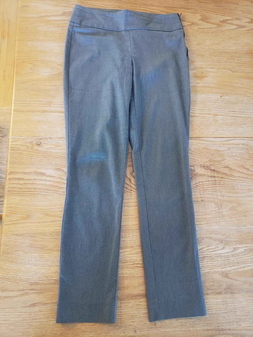 le chateau Gray Straight-Leg Trousers